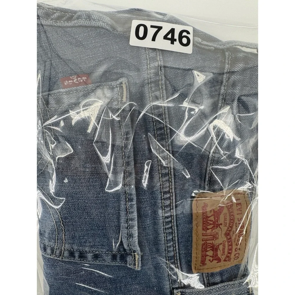 Levi's 414 Women's High Rise Cut Off Blue Denim Shorts Relaxed Straight Size 28W